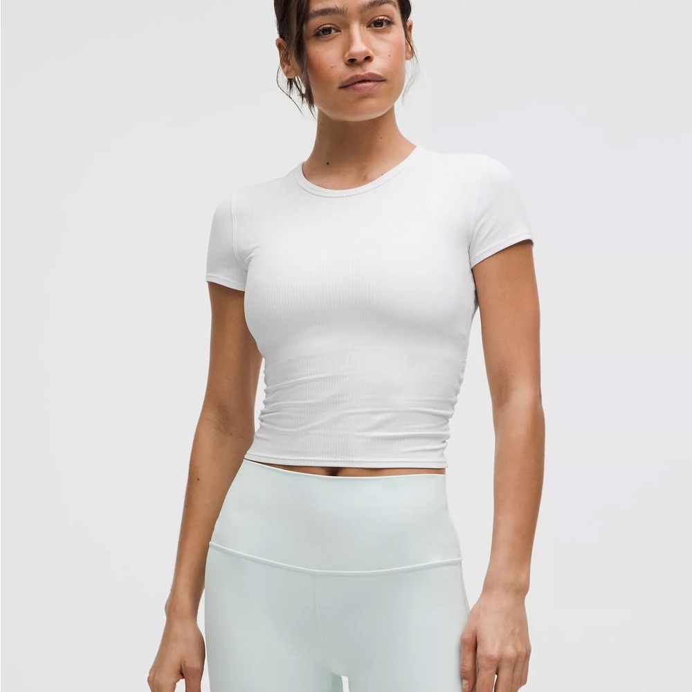 NWT Lululemon Athletica White Ribbed Short Sleeve Tee